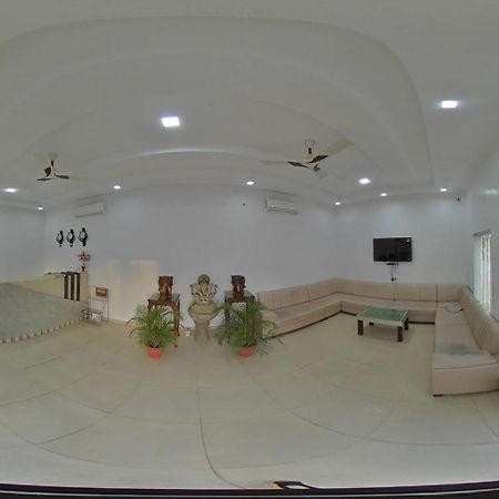 Tathastu Hotels & Banquet Hall Pipra Dewas Екстер'єр фото